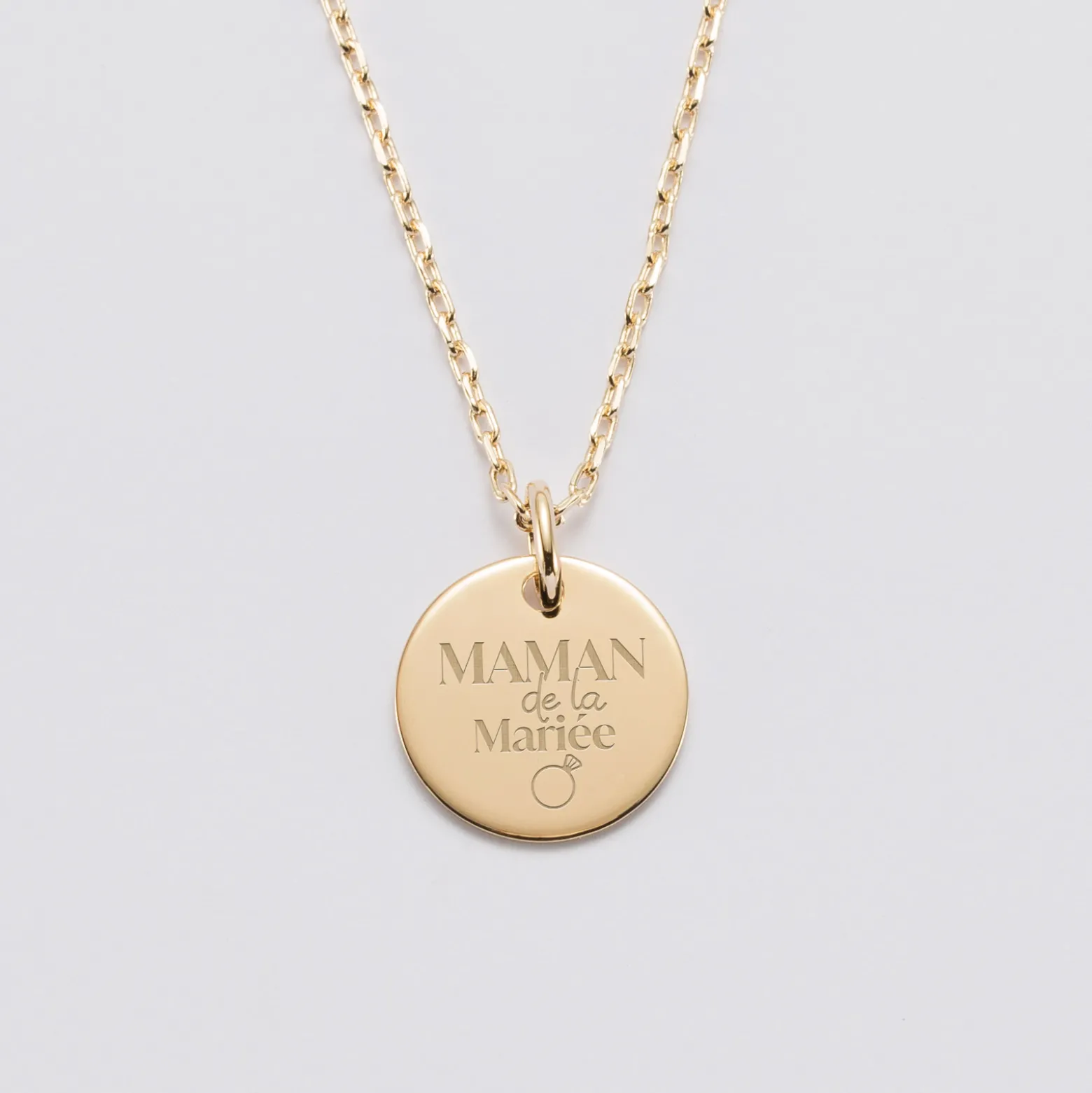 Pendentif Famille des mariés personnalisé médaille gravée plaqué or 15 mm