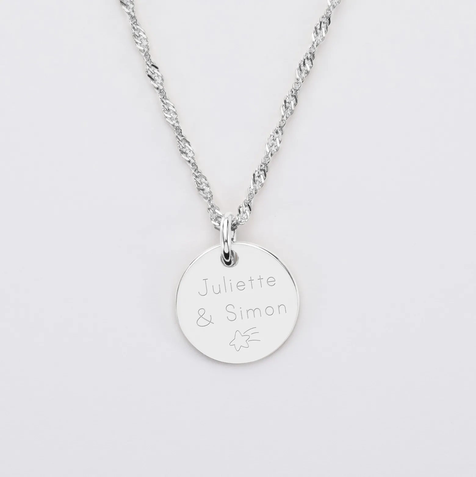 Pendentif Famille des mariés personnalisé médaille gravée argent 15 mm