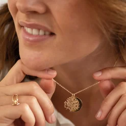 Pendentif famille personnalisé arbre de vie et médaille gravée plaqué or 19 mm