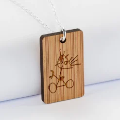 Pendentif homme personnalisé médaille gravée bois 20x32 mm