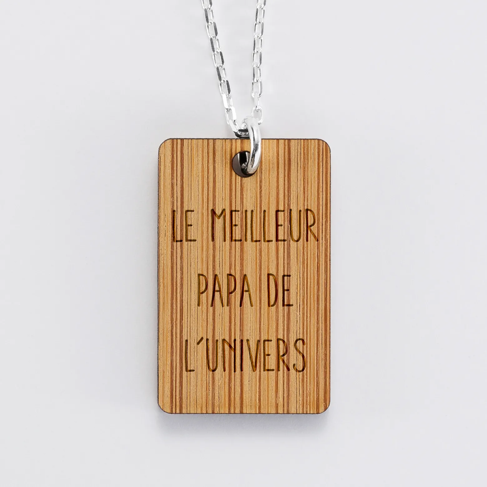 Pendentif homme personnalisé médaille gravée bois 20x32 mm