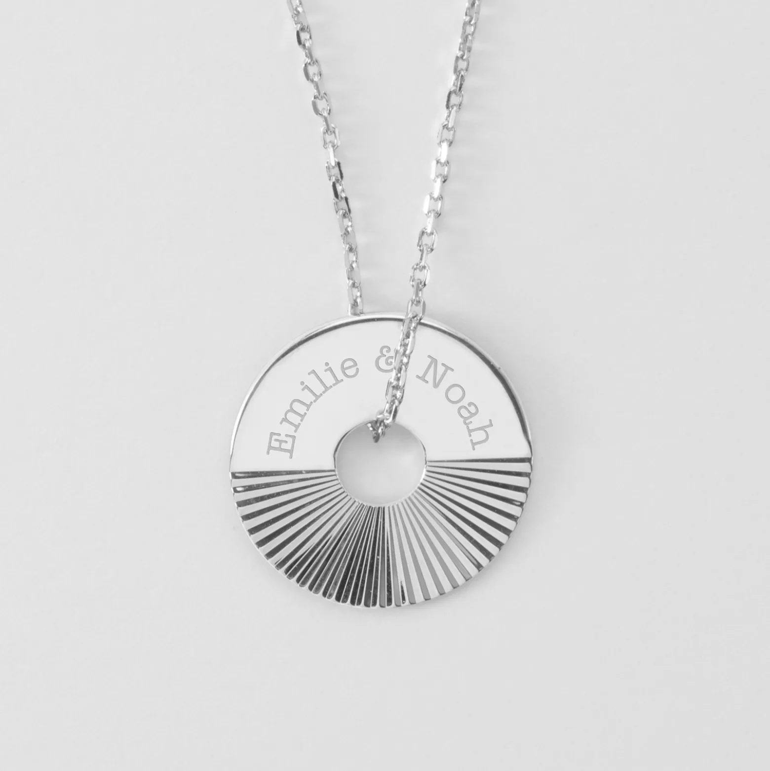 Pendentif homme personnalisé médaille gravée argent cible soleil 20mm - Nos petits imparfaits