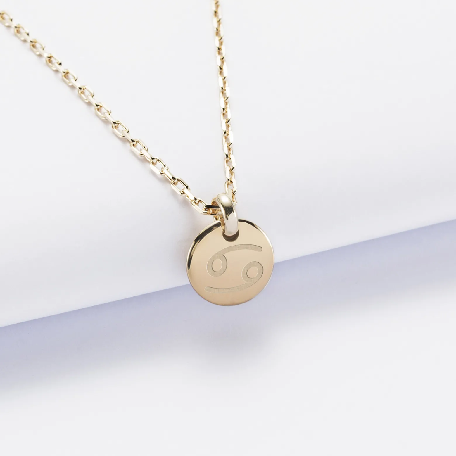 Pendentif initiale personnalisé médaille gravée plaqué or 10 mm - Edition spéciale Astro