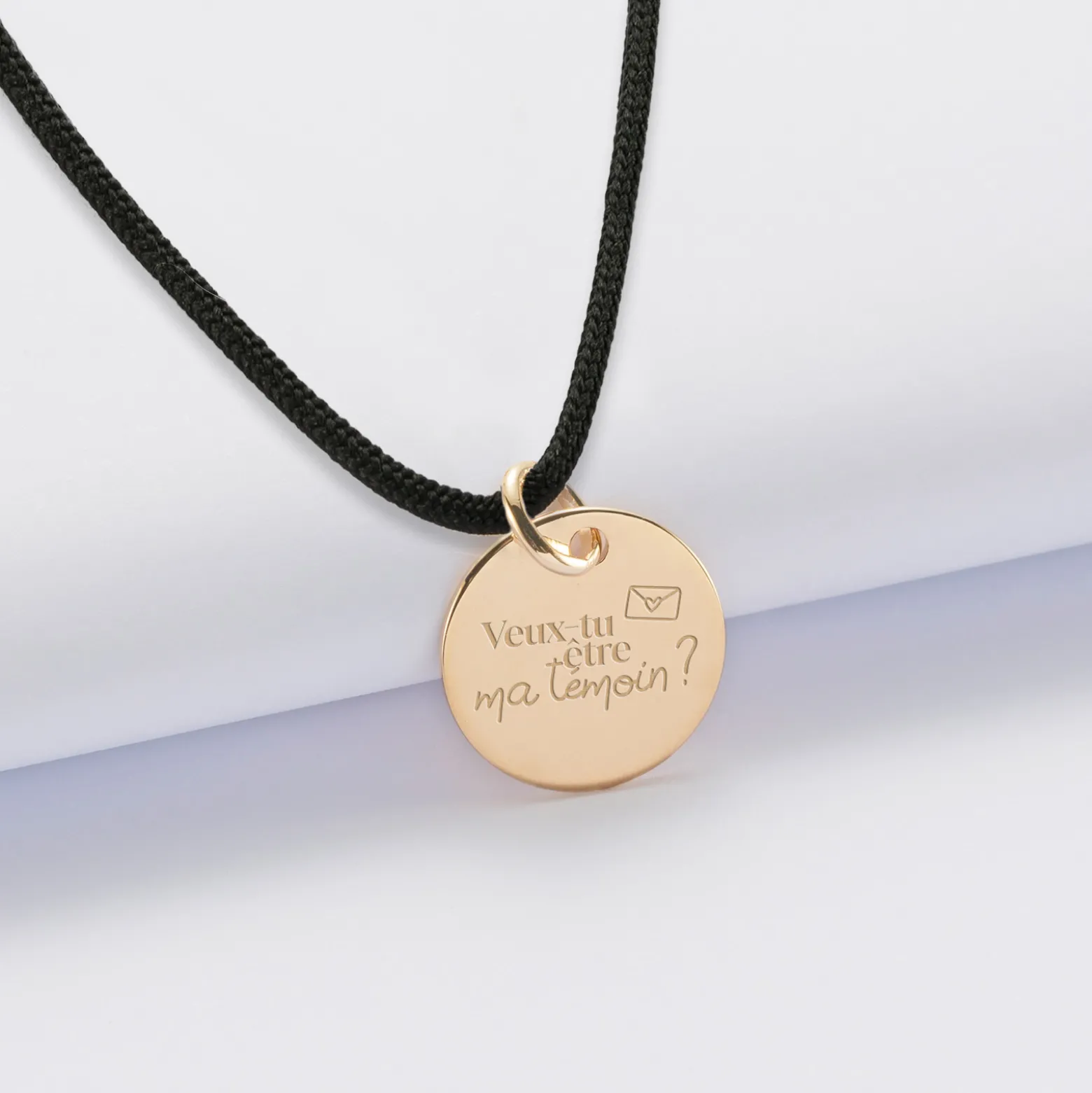 Pendentif Mariée personnalisé médaille gravée plaqué or 15 mm