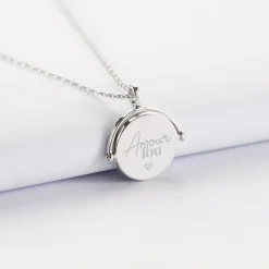 Pendentif Mariée personnalisé médaille gravée nacre réversible argent 15 mm