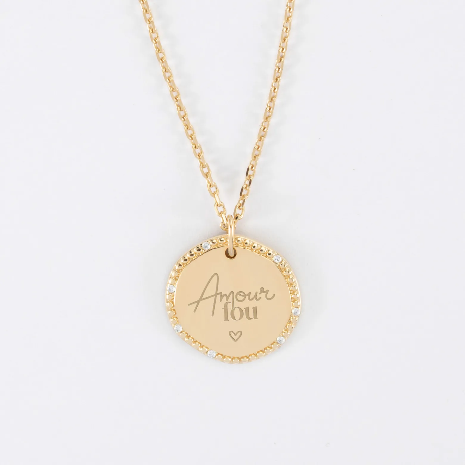 Pendentif Mariée personnalisé médaille contour scintillant gravée plaqué or 16 mm