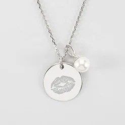 Pendentif Mariée personnalisé médaille gravée argent 19 mm et breloque perle nacre 10 mm