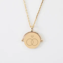 Pendentif Mariée personnalisé médaille gravée nacre réversible plaqué or 15 mm