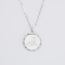 Pendentif personnalisé illustration médaille vintage dentelée gravée argent 17 mm - HappyBulle x Marie Savart