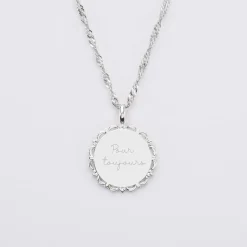 Pendentif personnalisé illustration médaille vintage dentelée gravée argent 17 mm - HappyBulle x Marie Savart