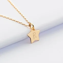 Pendentif personnalisé initiale médaille gravée plaqué or étoile 12 mm