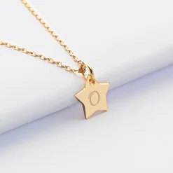 Pendentif personnalisé initiale médaille gravée plaqué or étoile 12 mm