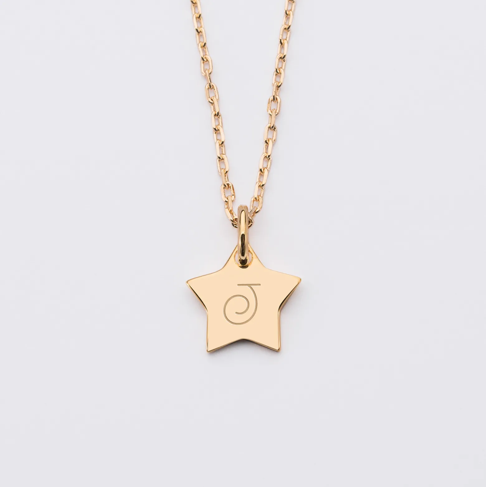 Pendentif personnalisé initiale médaille gravée plaqué or étoile 12 mm