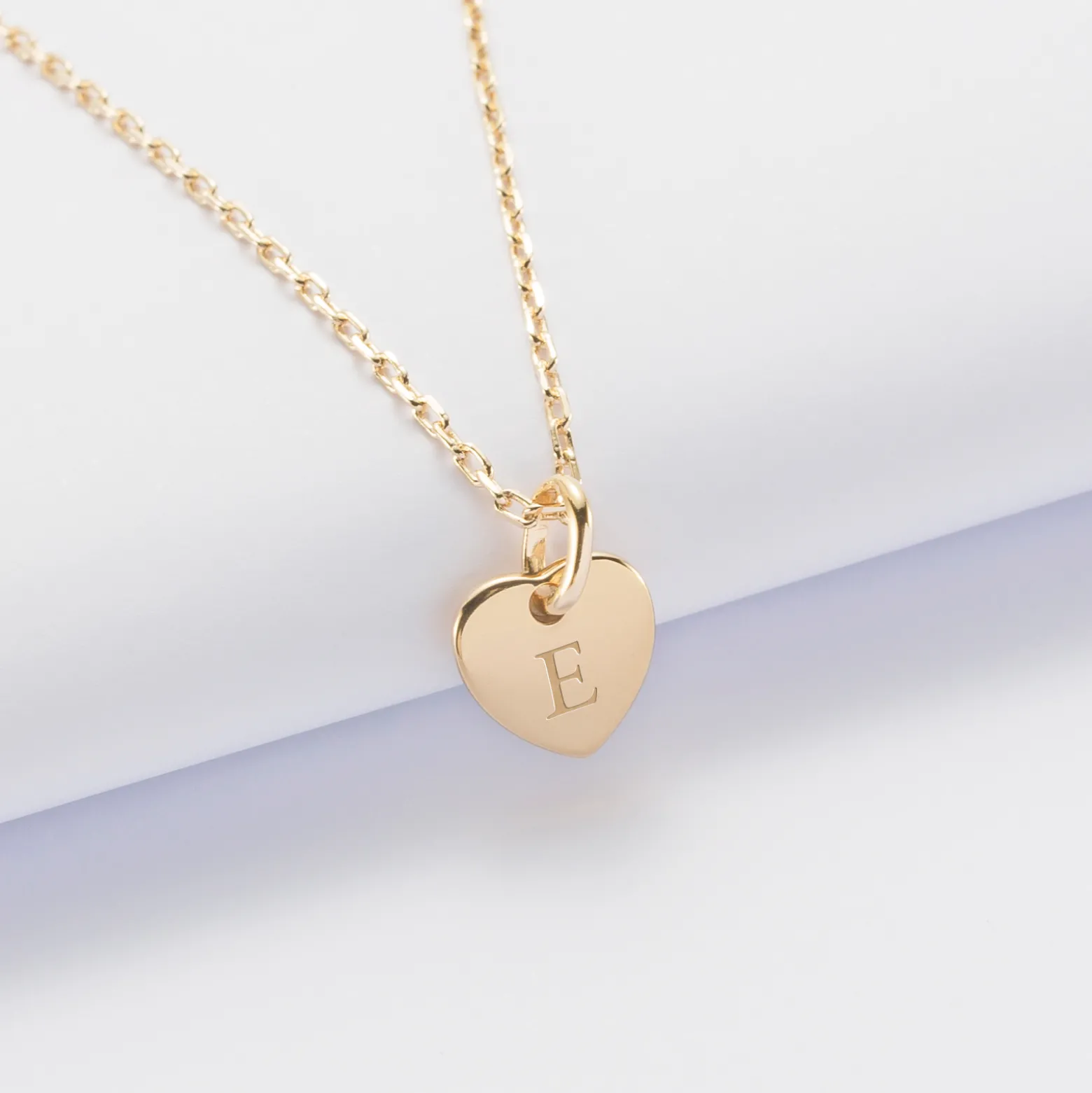 Pendentif personnalisé initiale médaille gravée plaqué or coeur 10 mm
