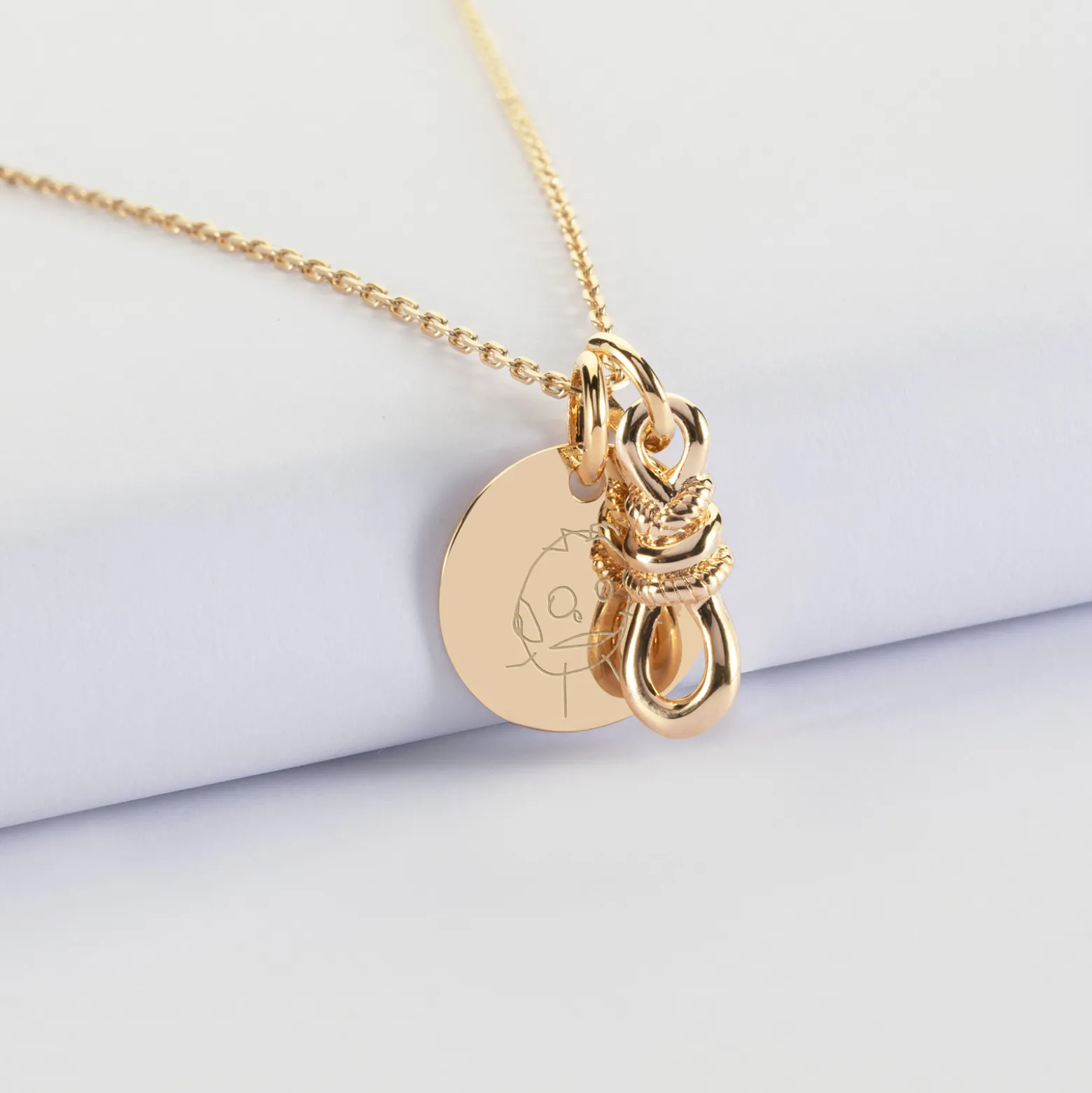 Pendentif personnalisé "Le lien" et médaille gravée plaqué or 15 mm - HappyBulle x Lilylovesfashion