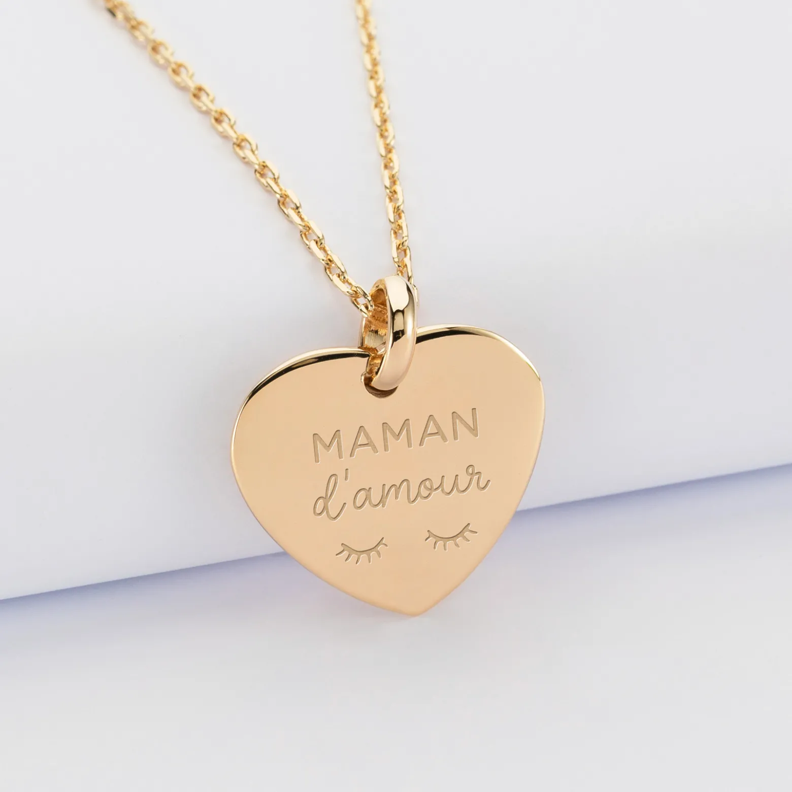Pendentif personnalisé médaille gravée plaqué or coeur bombé 21x20 mm