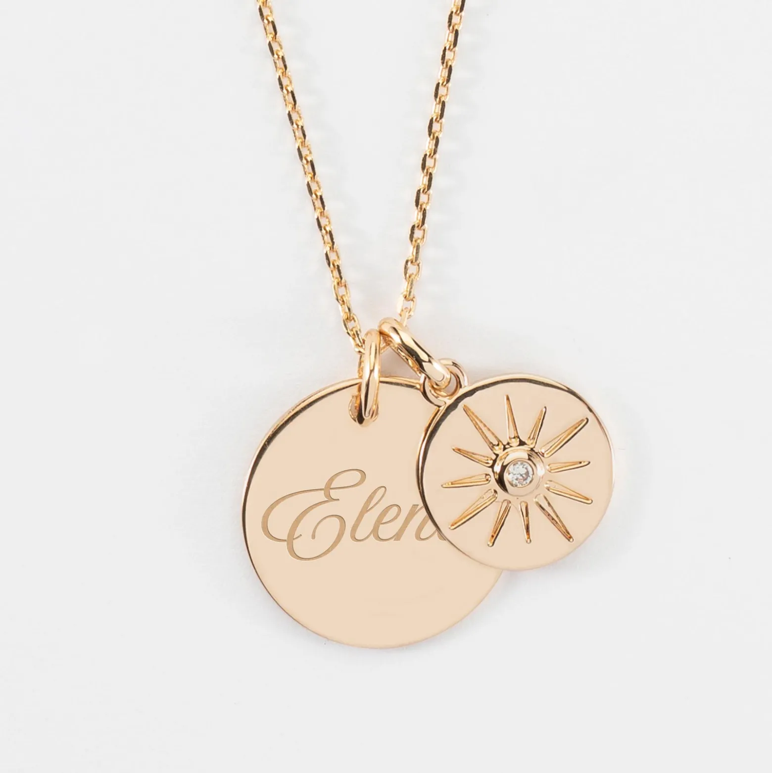 Pendentif personnalisé médaille gravée plaqué or 19 mm et breloque soleil scintillant 14 mm