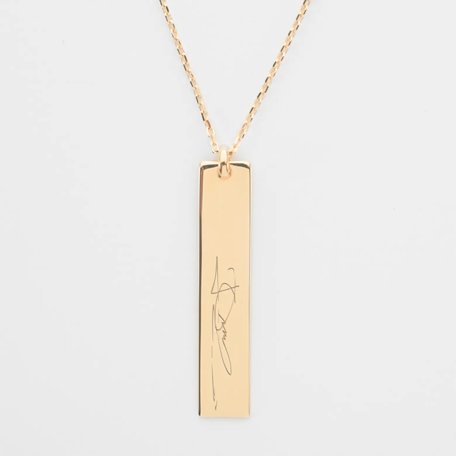 Pendentif personnalisé médaille gravée plaqué or plaque 40x8 mm - édition spéciale "Manuscrit"