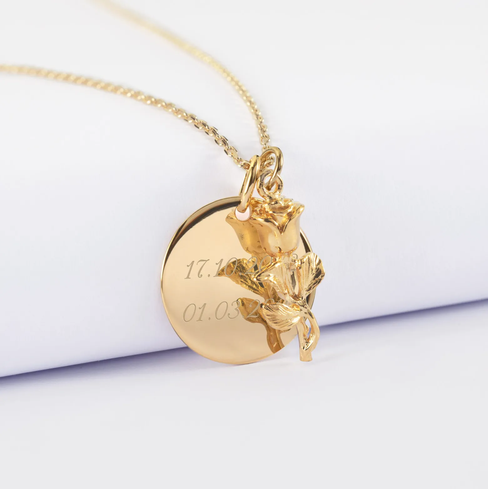 Pendentif personnalisé médaille gravée plaqué or 19 mm et breloque rose 19 mm
