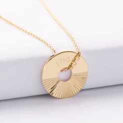 Pendentif personnalisé médaille gravée plaqué or cible soleil 20mm