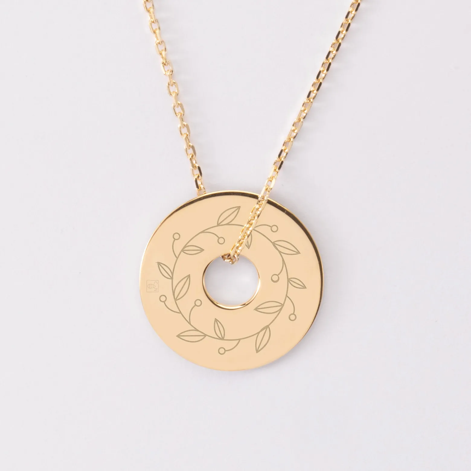 Pendentif personnalisé médaille gravée plaqué or cible soleil 20mm