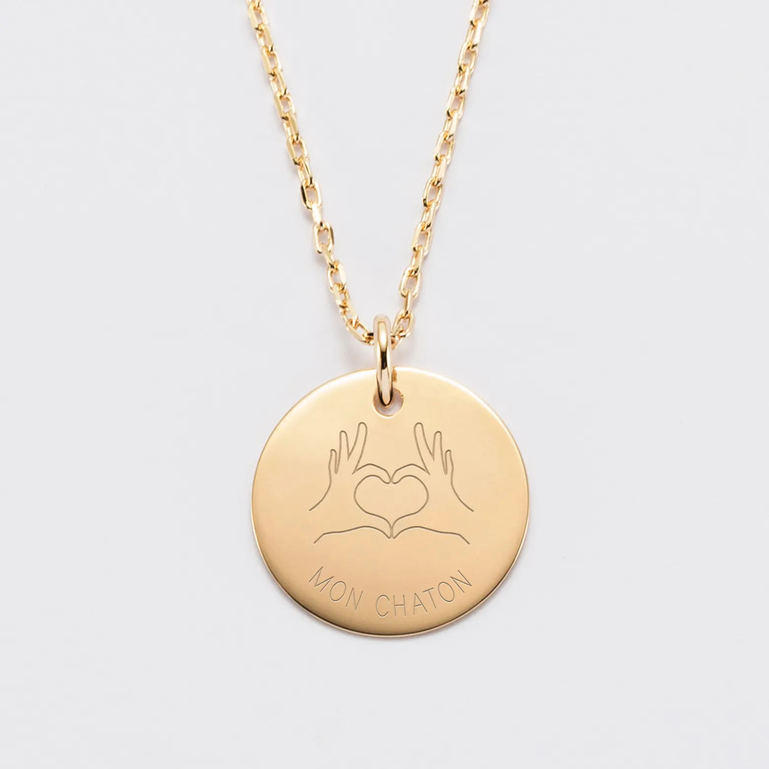 Pendentif personnalisé médaille gravée plaqué or 19 mm - Edition spéciale Love hand