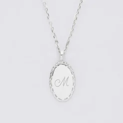 Pendentif personnalisé médaille vintage ovale dentelée gravée argent 20x13 mm