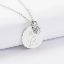 Pendentif personnalisé médaille gravée argent 19 mm et breloque étoile brillante 6 mm