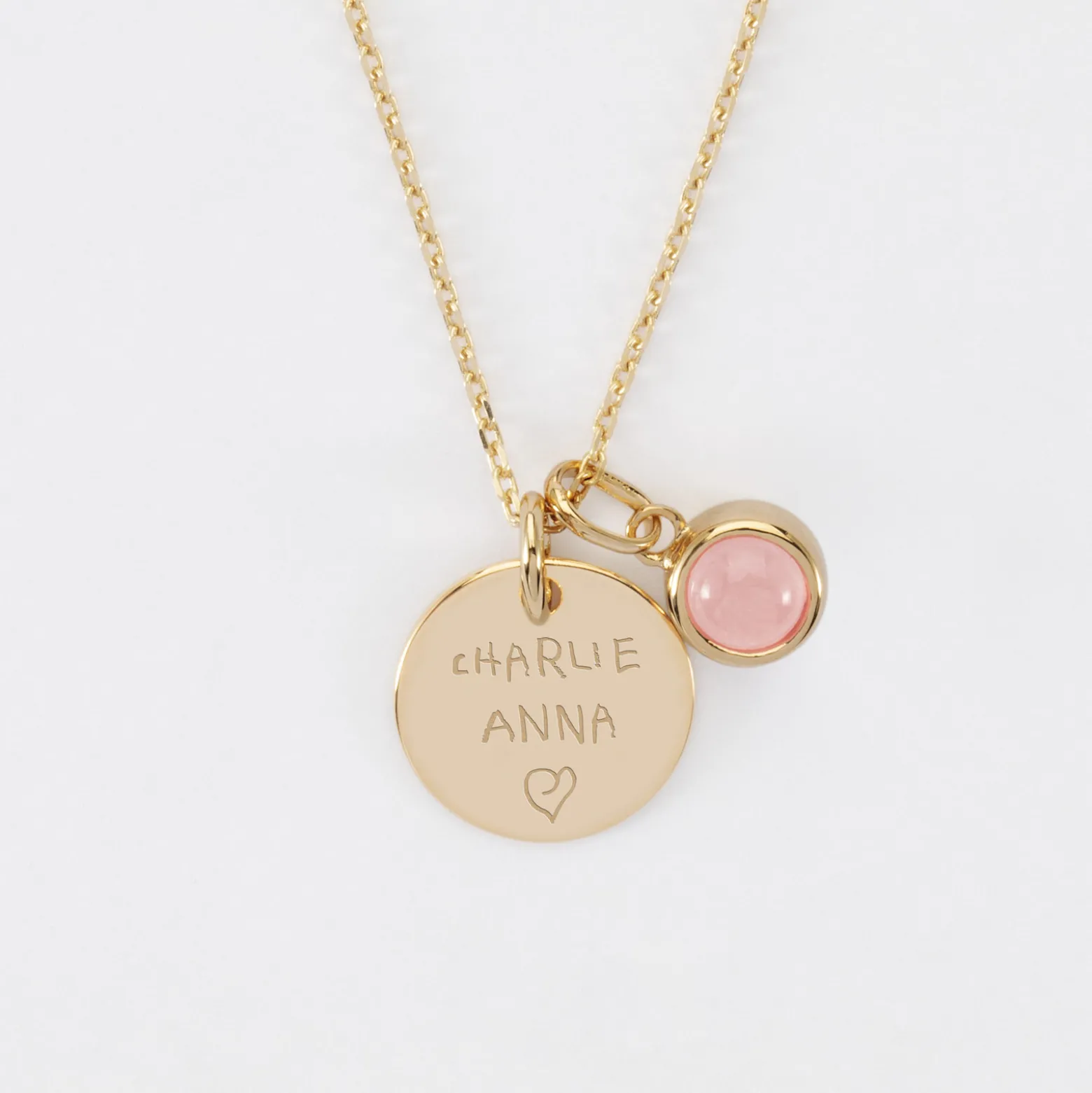 Pendentif personnalisé médaille gravée plaqué or 15 mm et breloque pierre naturelle 8 mm