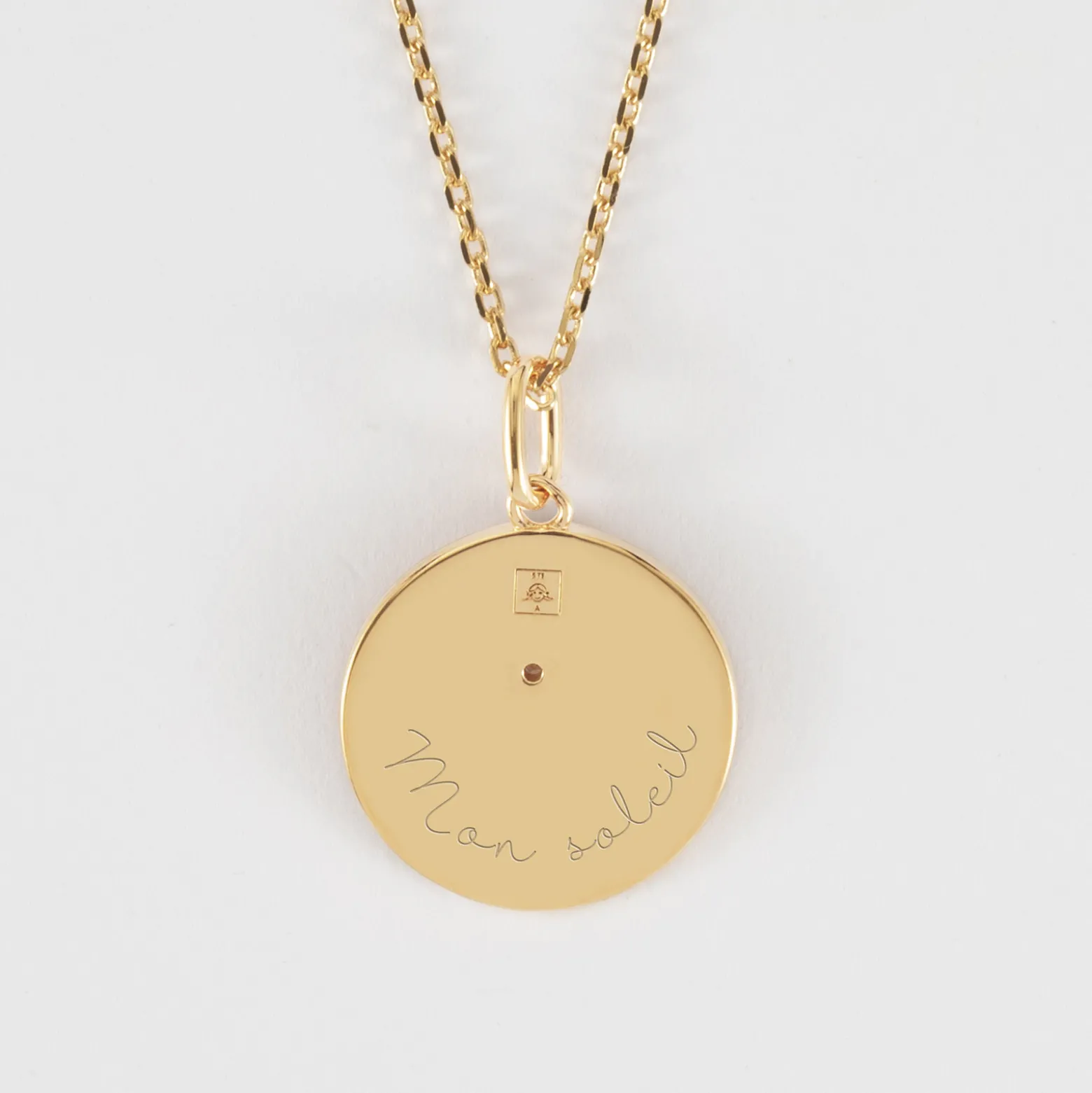 Pendentif personnalisé médaille gravée plaqué or texturée rose scintillante 19 mm
