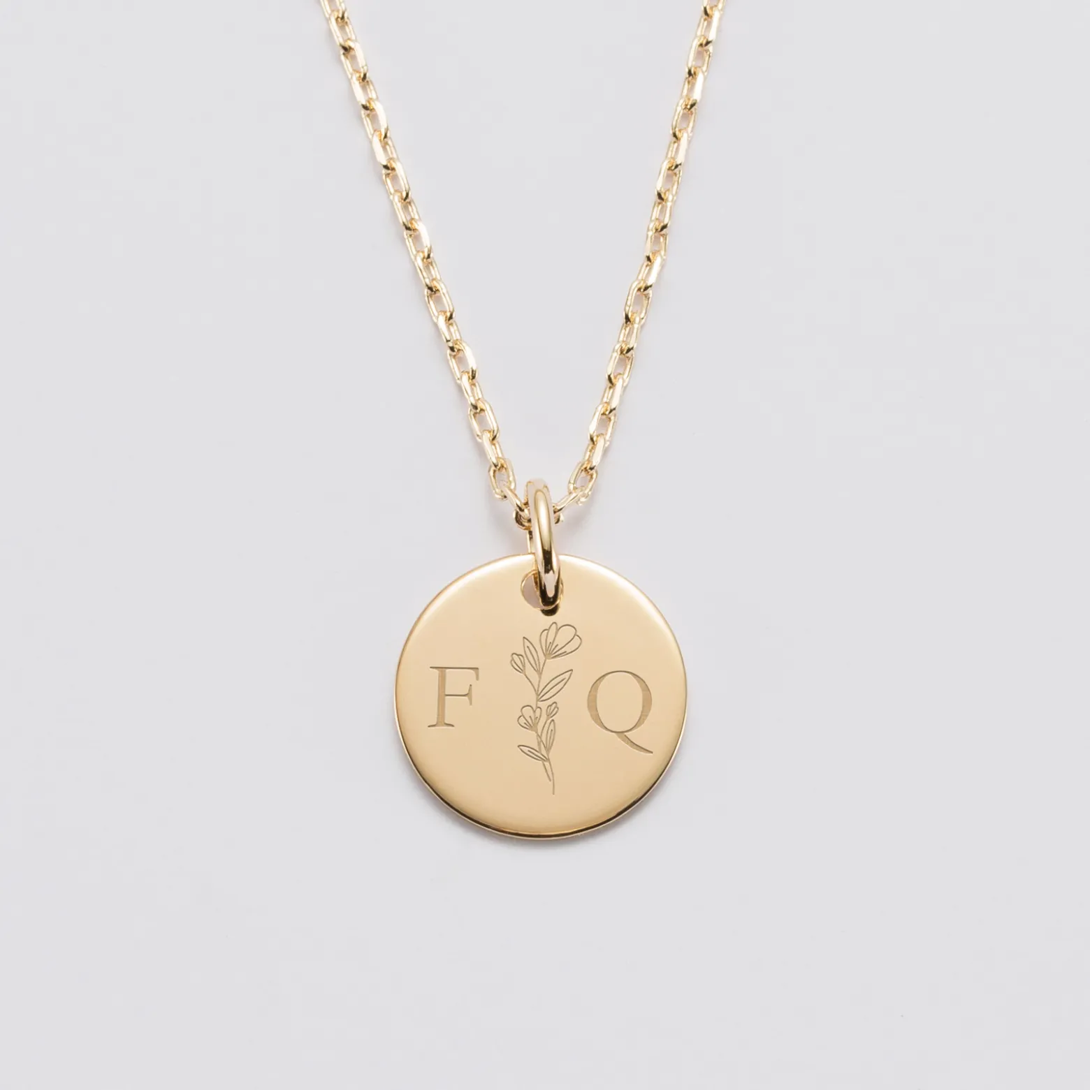 Pendentif personnalisé médaille gravée plaqué or 15 mm - Edition spéciale mariage Initiales Florales