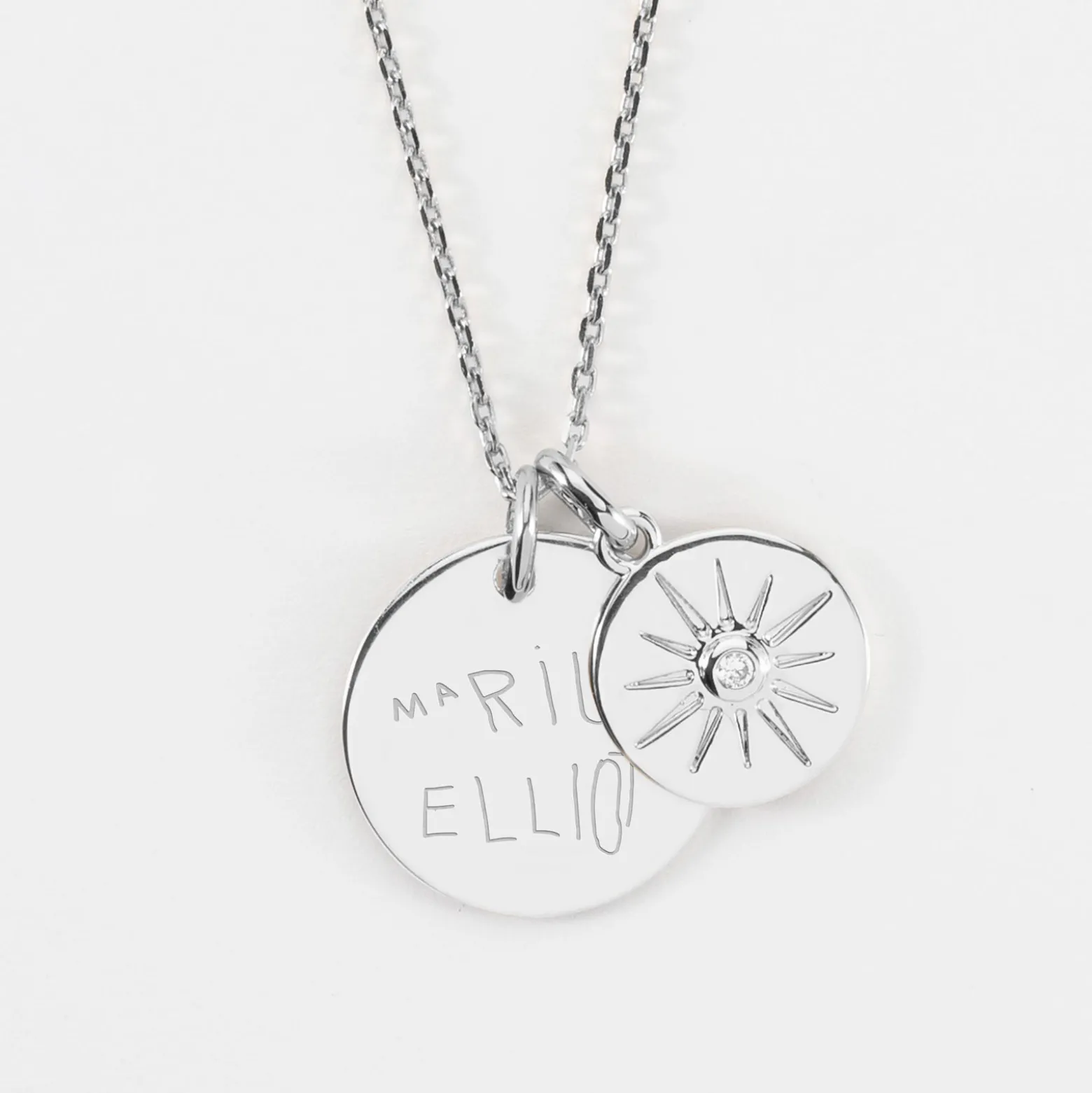 Pendentif personnalisé médaille gravée argent 19 mm et breloque soleil scintillant 14 mm