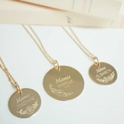 Pendentif personnalisé médaille gravée plaqué or 19 mm - Edition spéciale Ornement floral