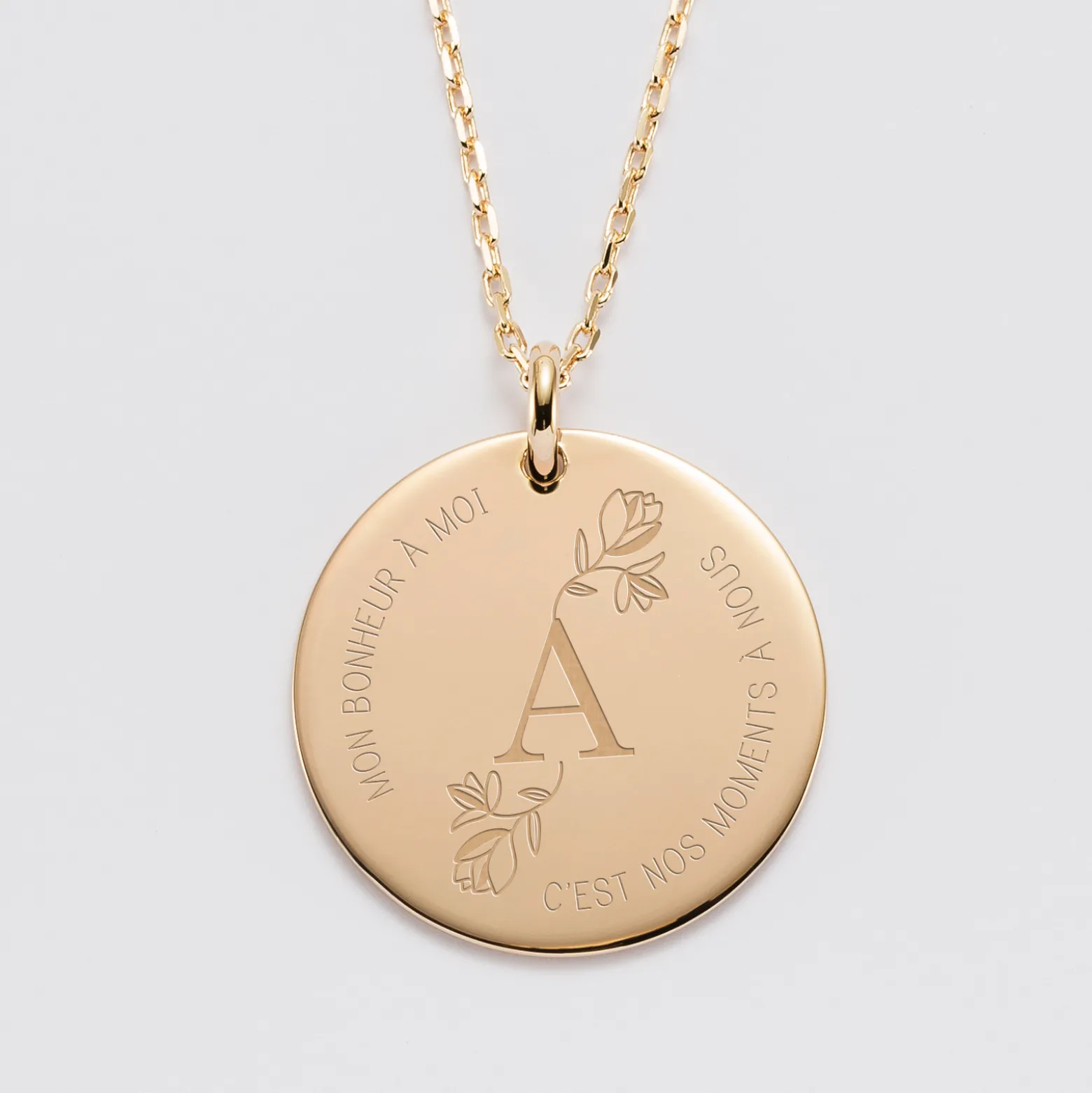 Pendentif personnalisé médaille gravée plaqué or 27 mm - édition spéciale "Initiale Florale"