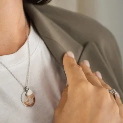 Pendentif personnalisé médaille gravée argent 19 mm et breloque coeur email 10 mm