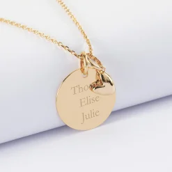Pendentif personnalisé médaille gravée plaqué or 19 mm et breloque petit coeur bombé 7 mm - HappyBulle x Atelier Wagram