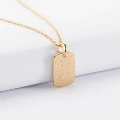 Pendentif personnalisé médaille gravée martelée plaqué or rectangle 17x11 mm