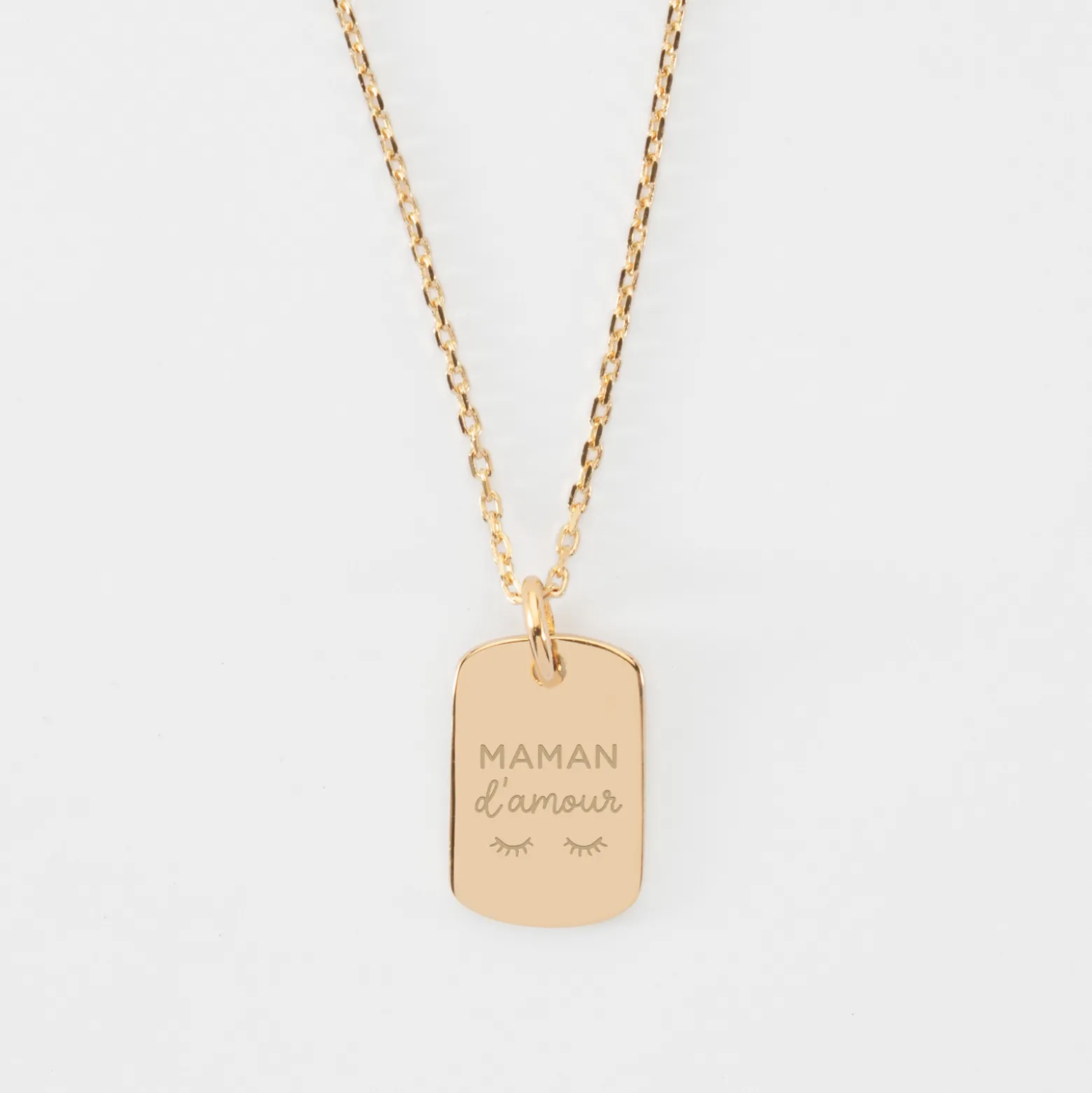 Pendentif personnalisé médaille gravée martelée plaqué or rectangle 17x11 mm