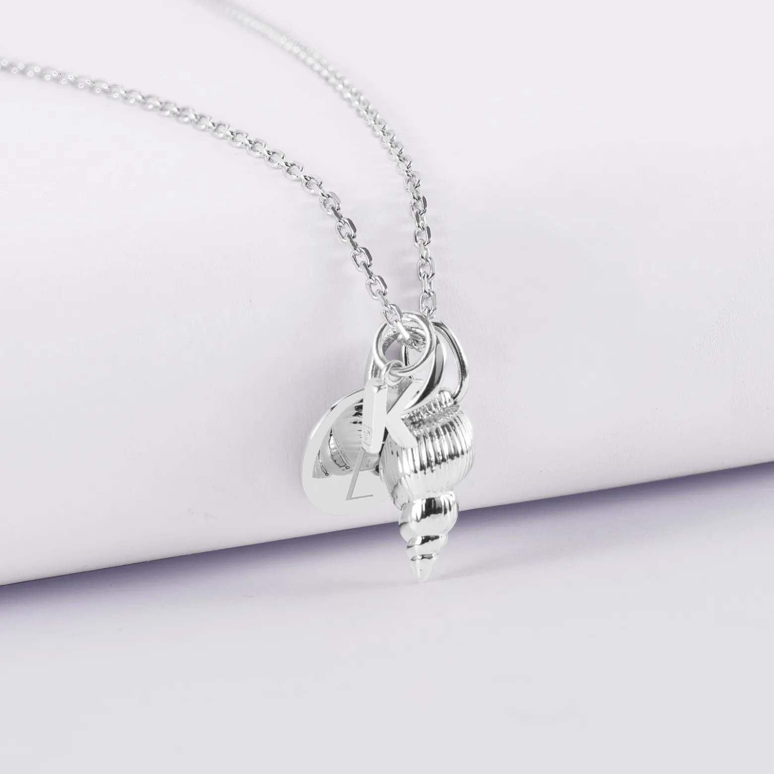 Pendentif personnalisé médaille gravée argent 10 mm et breloque(s) summer - à composer