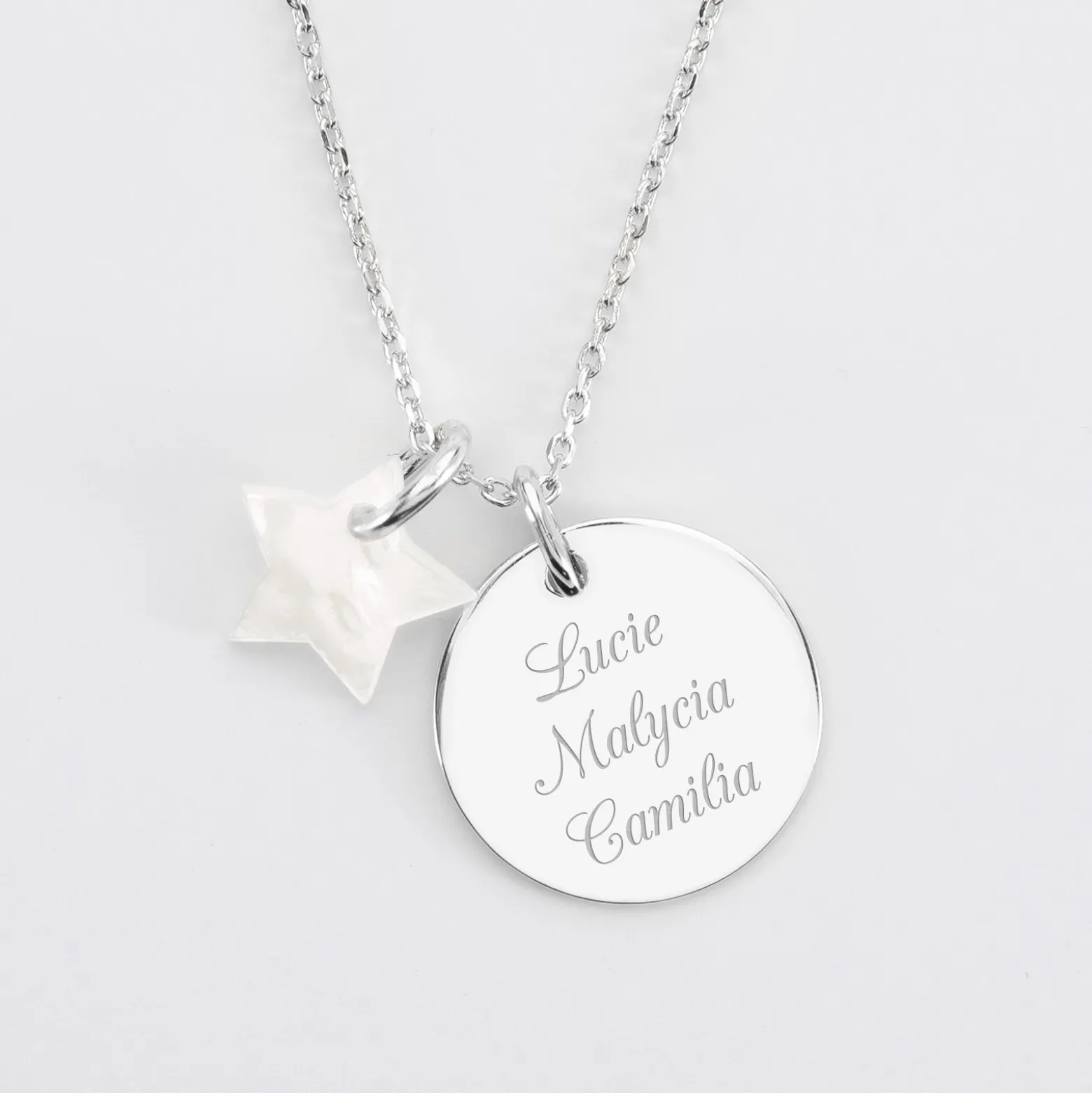 Pendentif personnalisé médaille gravée argent 19 mm et breloque nacre 10 mm