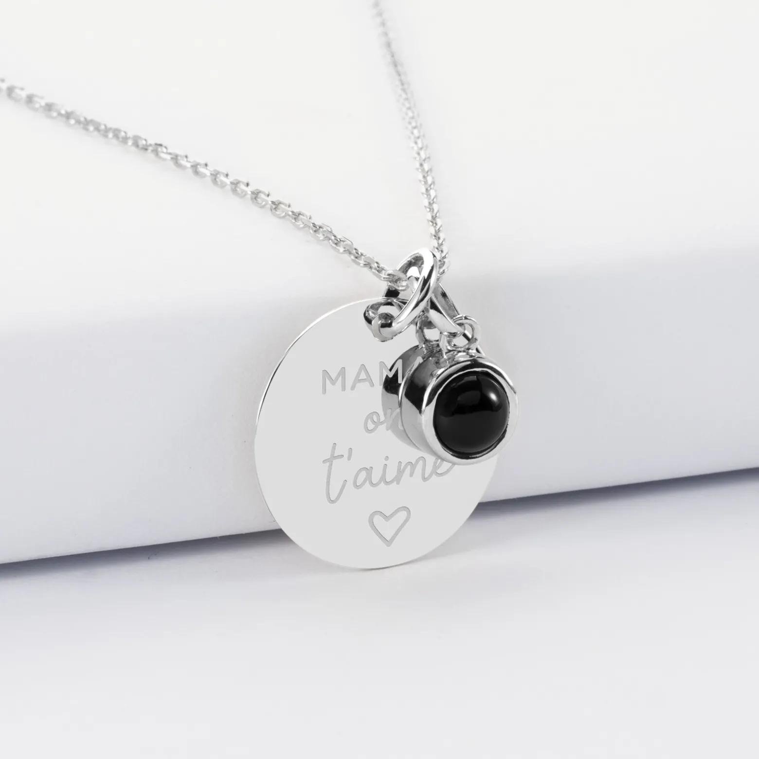 Pendentif personnalisé médaille gravée argent 19 mm et breloque pierre naturelle 8 mm