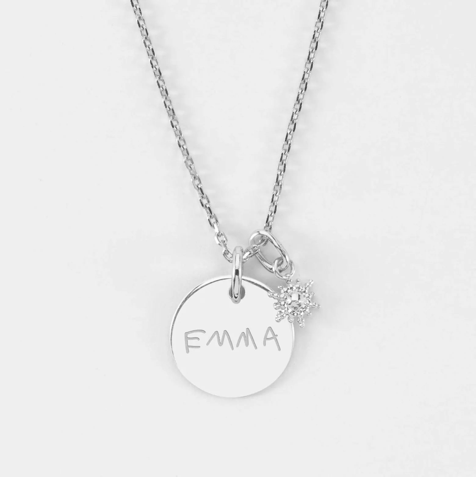 Pendentif personnalisé médaille gravée argent 15 mm et breloque étoile brillante 6 mm