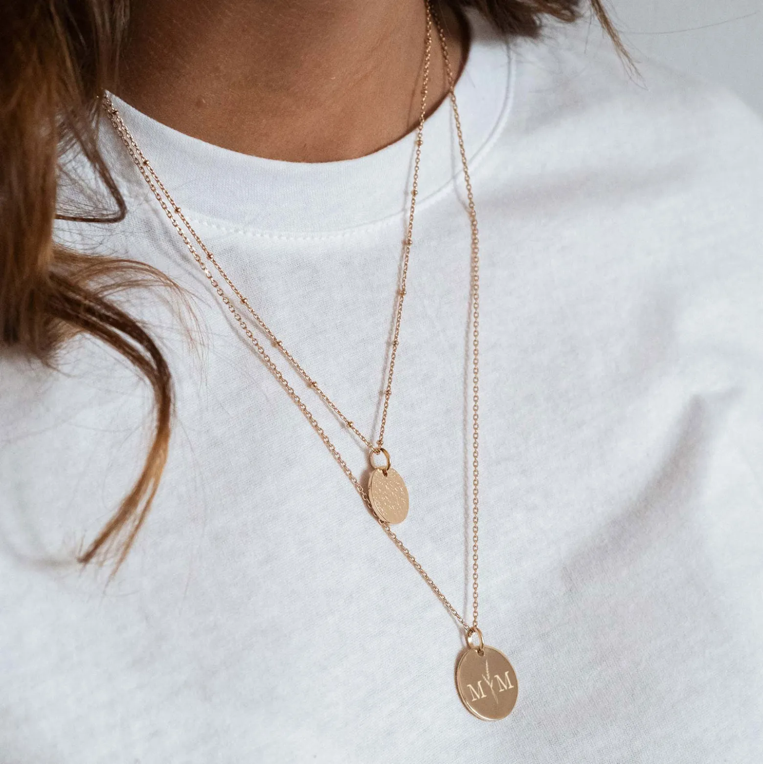 Pendentif personnalisé médaille gravée plaqué or 19 mm - Edition spéciale mariage Initiales Florales