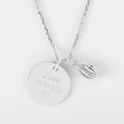 Pendentif personnalisé médaille gravée argent 19 mm et breloque coquillage cauri 10 mm