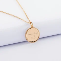 Pendentif personnalisé médaille gravée plaqué or ange texturée 14 mm