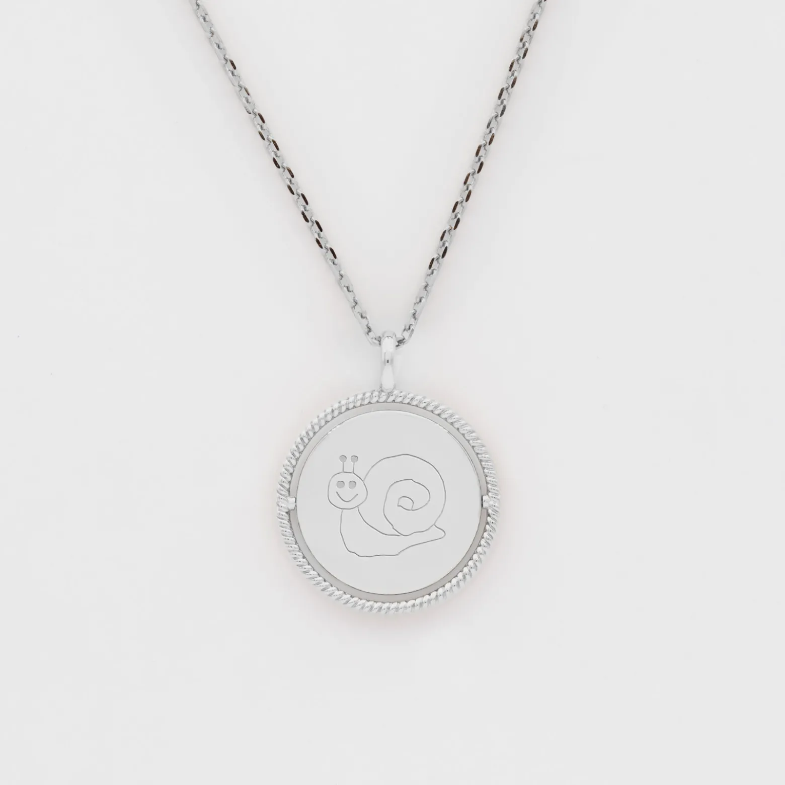 Pendentif personnalisé médaille réversible contour tressé Eternelle gravée argent 18 mm - HappyBulle x Capucine