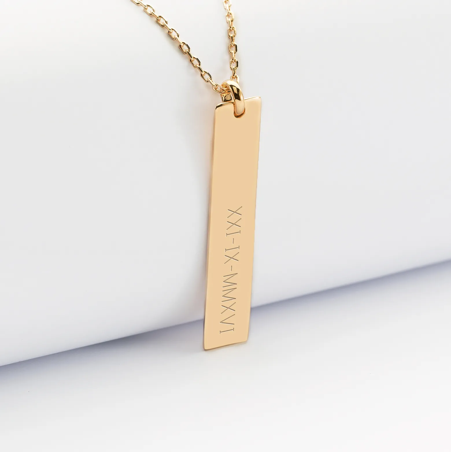 Pendentif personnalisé médaille gravée plaqué or plaque 40x8 mm