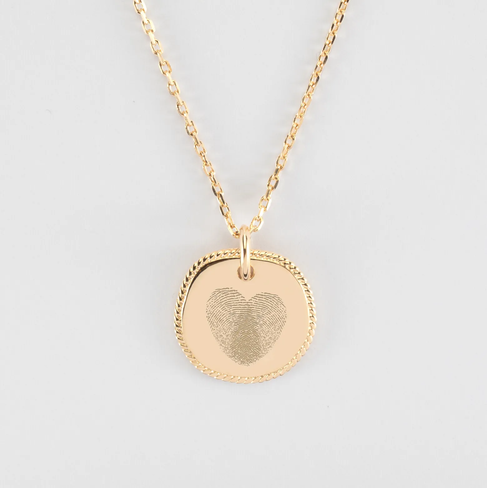 Pendentif personnalisé médaille contour tressé gravée plaqué or 17 mm
