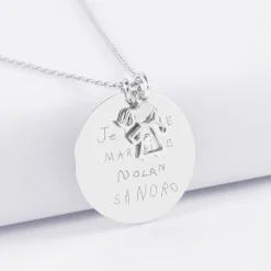 Pendentif personnalisé médaille gravée argent 27 mm et breloque petite fille zircon 12 mm