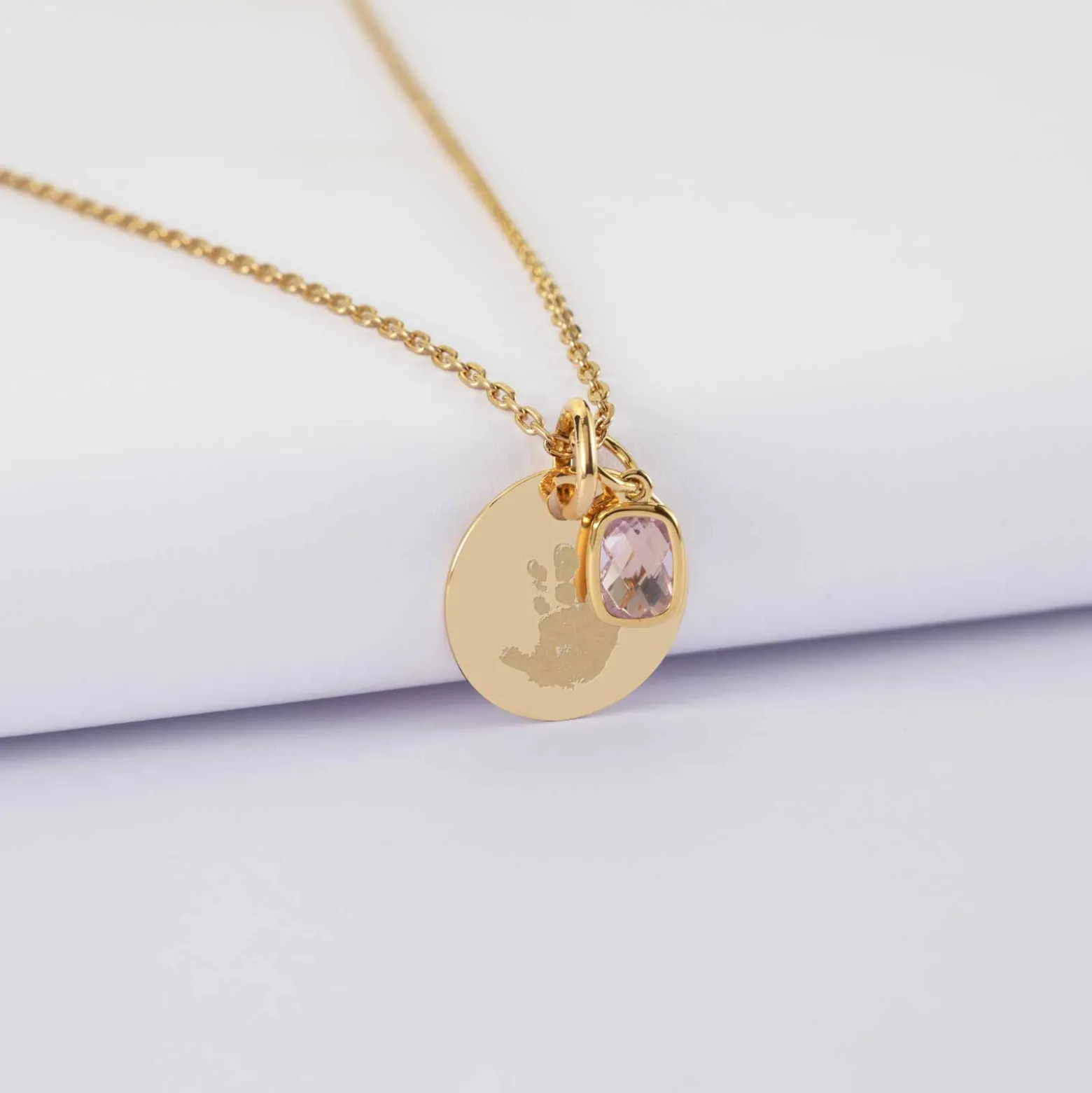 Pendentif personnalisé médaille gravée plaqué or 15 mm et breloque rectangle zircon plaqué or 9 mm